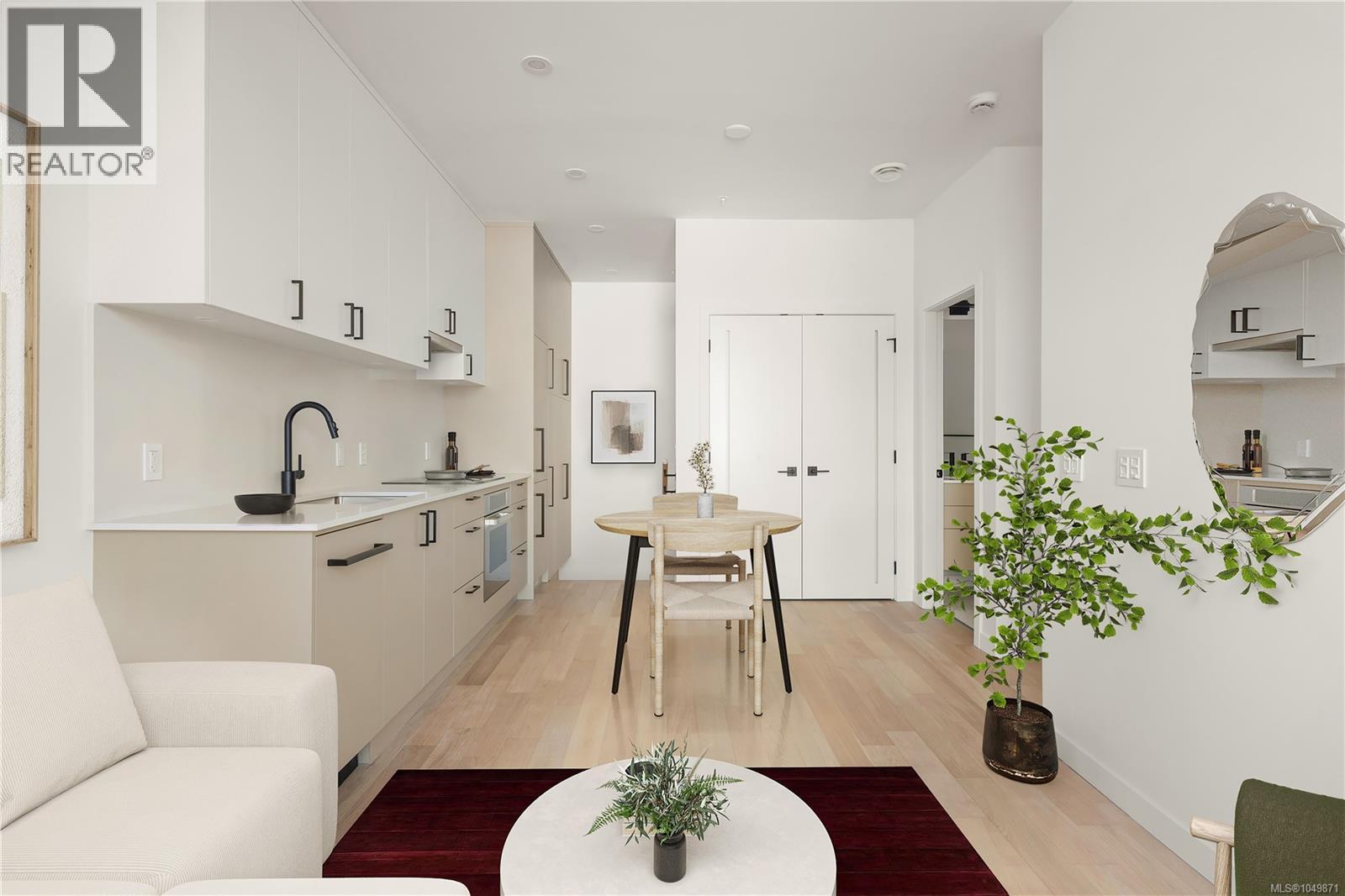 10 907 Redfern St Property Photo 7