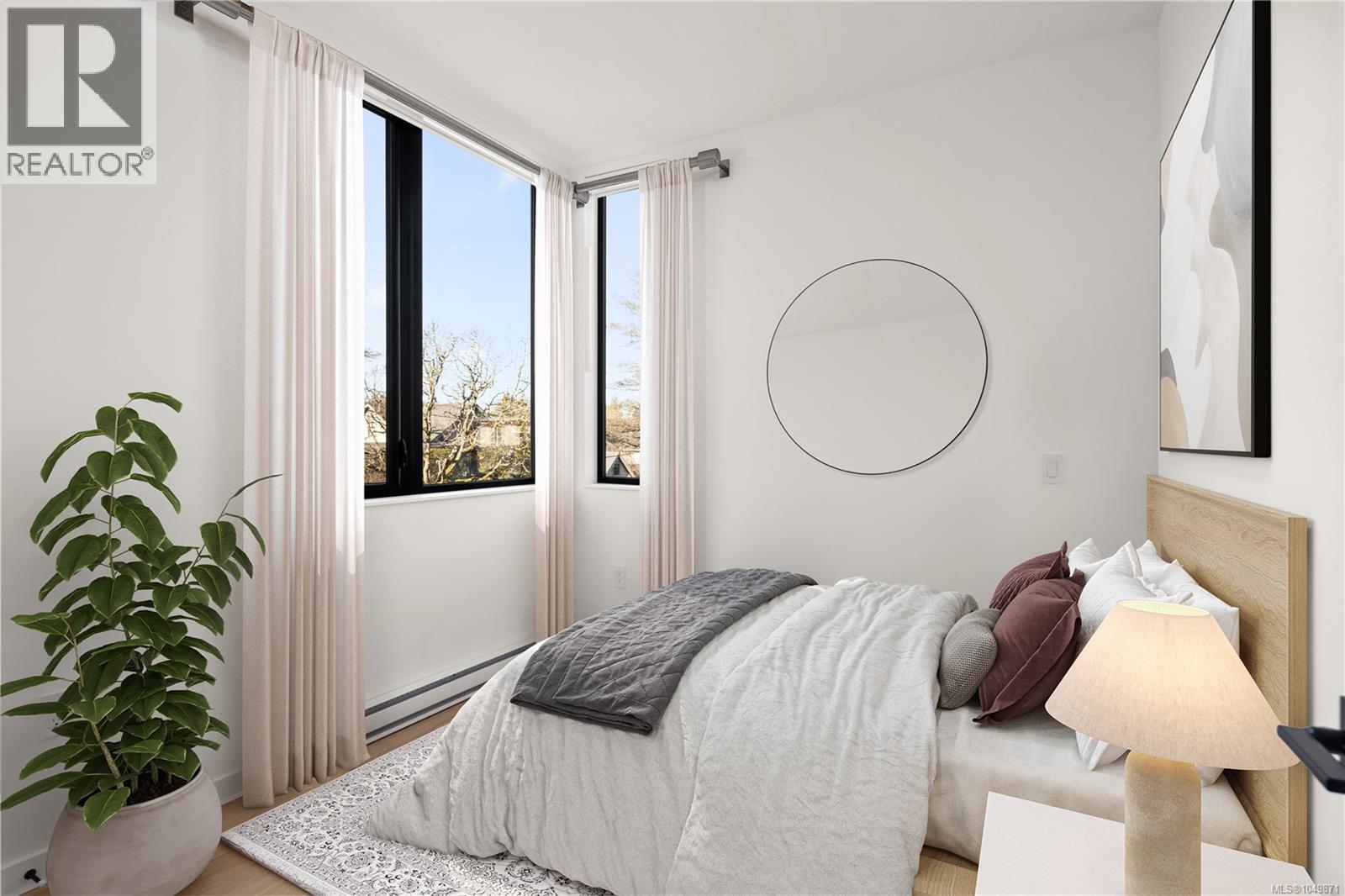 10 907 Redfern St Property Photo 10