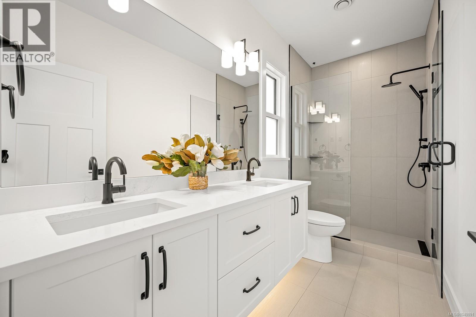 7 865 Grumman Pl Property Photo 8
