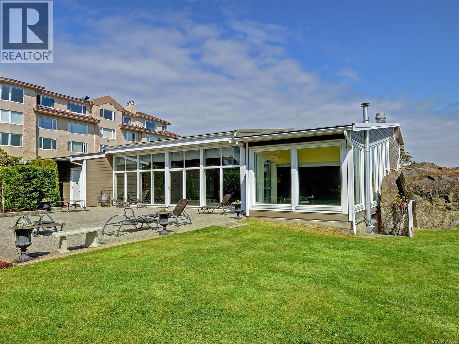 3105 2829 Arbutus Rd Property Photo 26