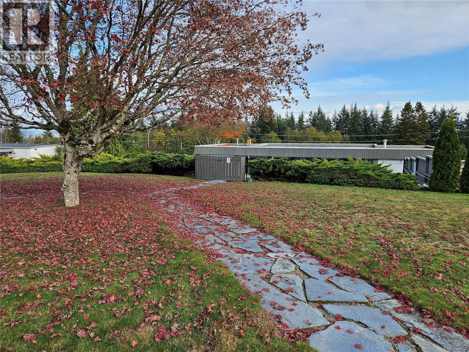 13 10980 Westdowne Rd Property Photo 3