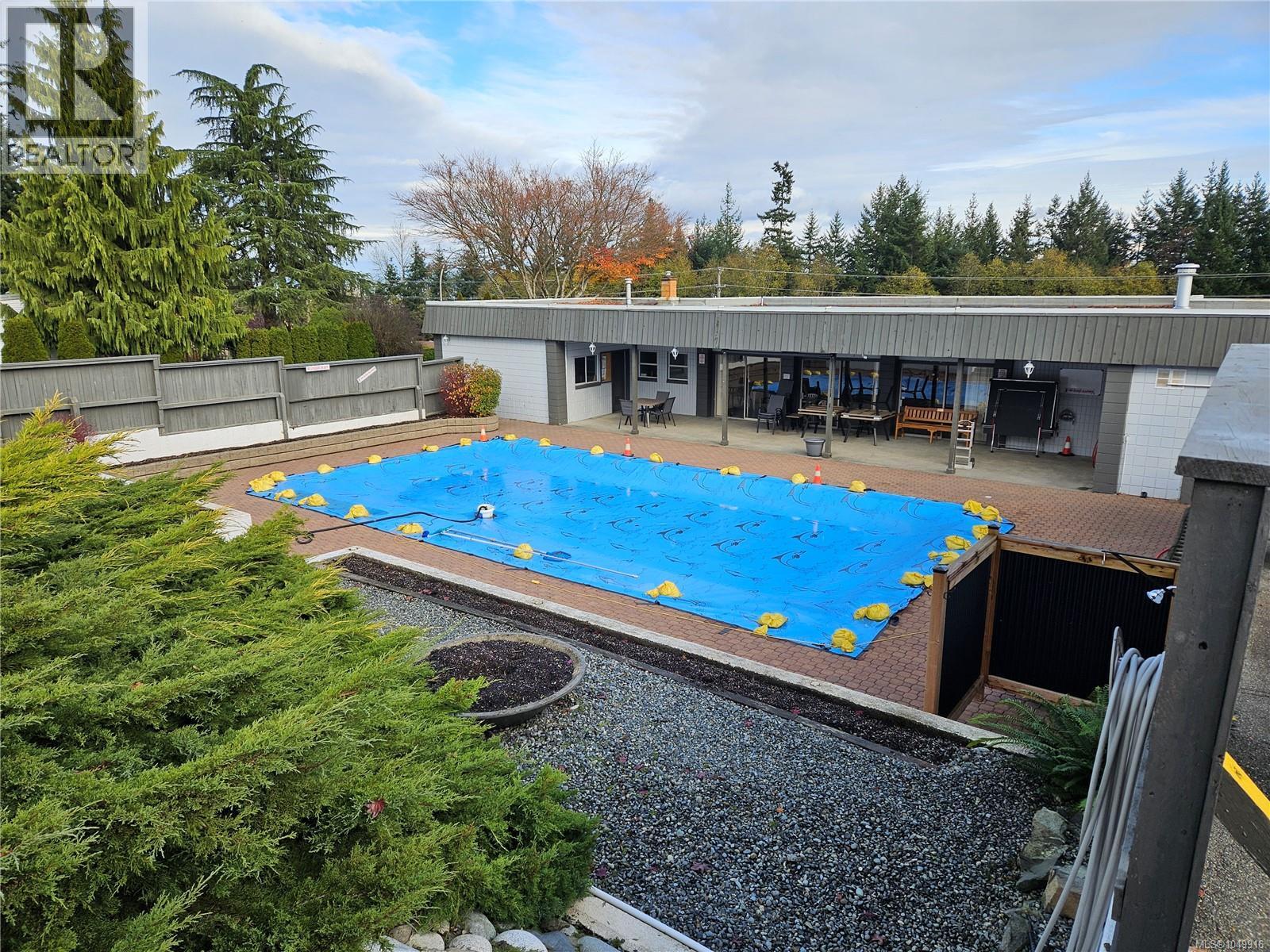 13 10980 Westdowne Rd Property Photo 5