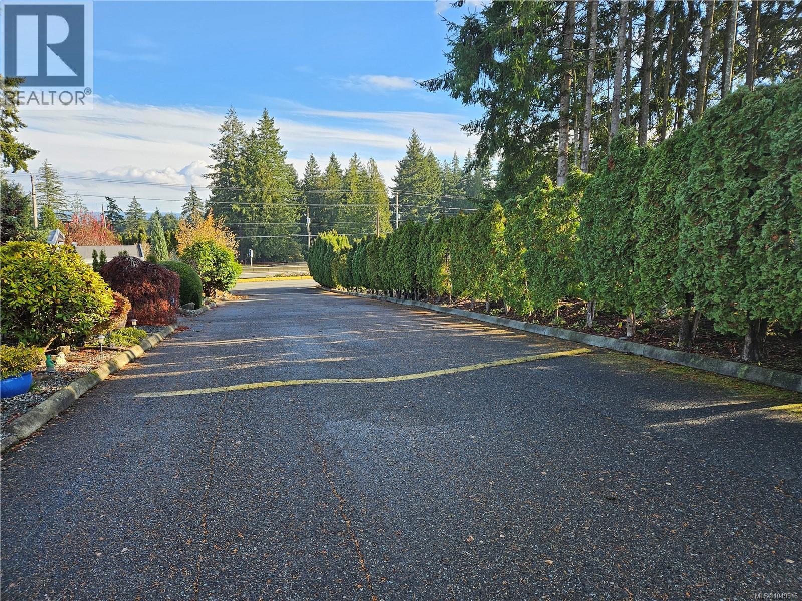 13 10980 Westdowne Rd Property Photo 6
