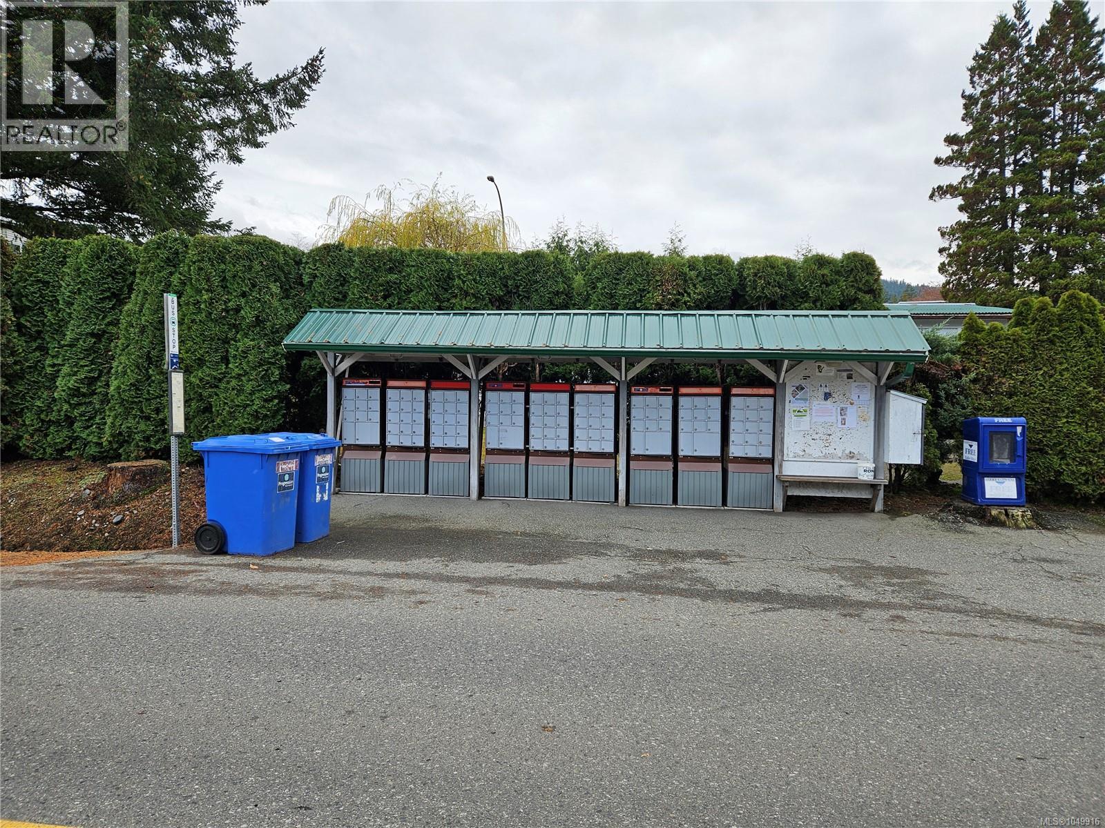 13 10980 Westdowne Rd Property Photo 7