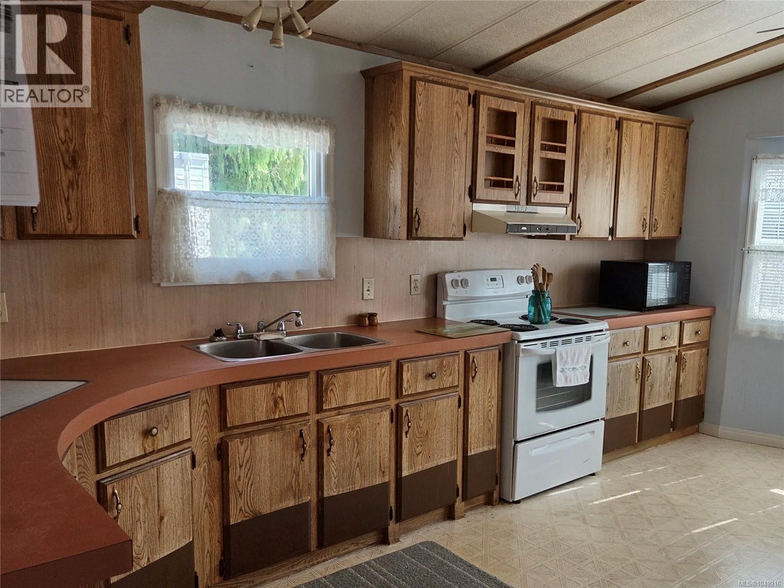 13 10980 Westdowne Rd Property Photo 24