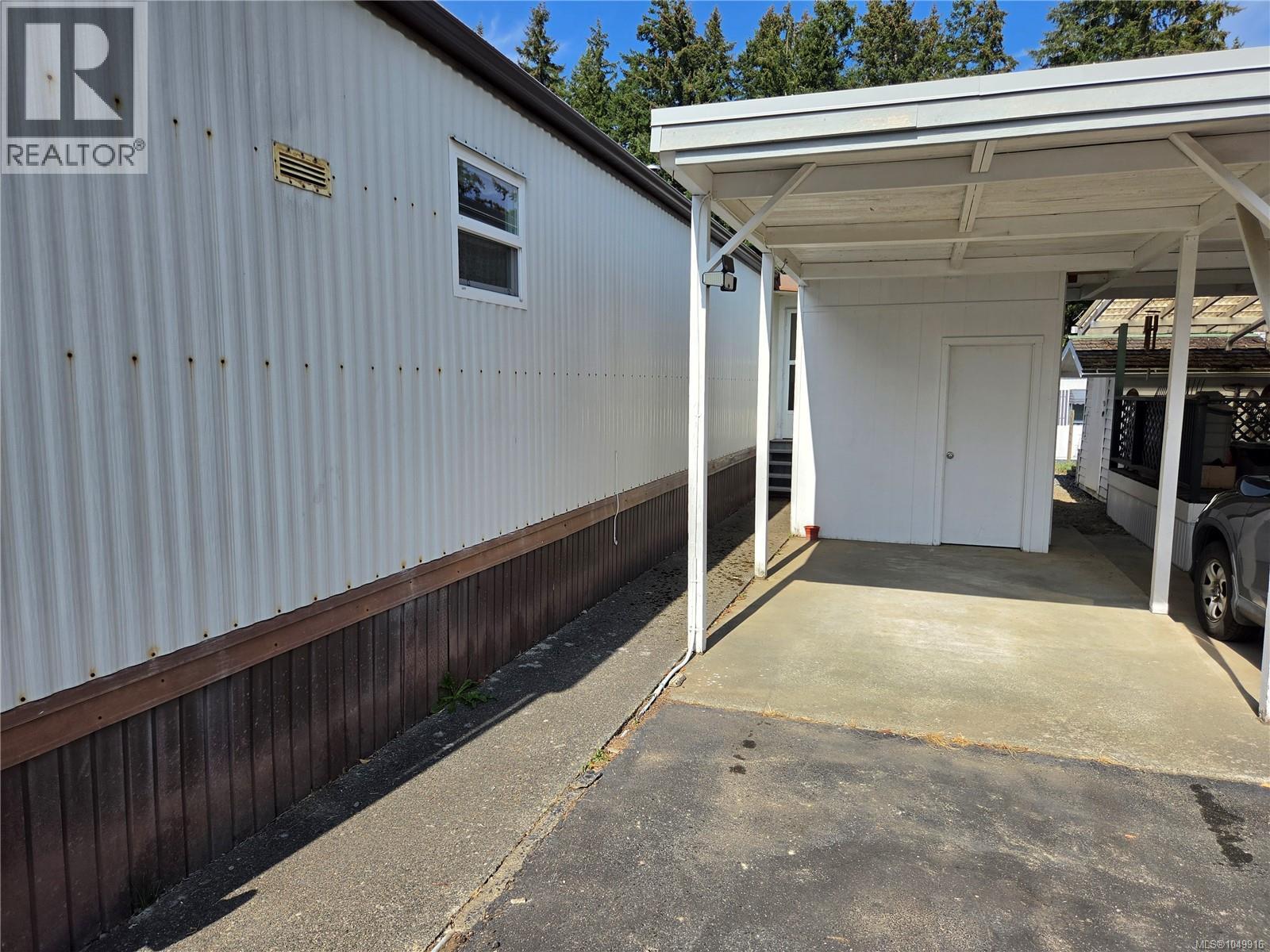 13 10980 Westdowne Rd Property Photo 40