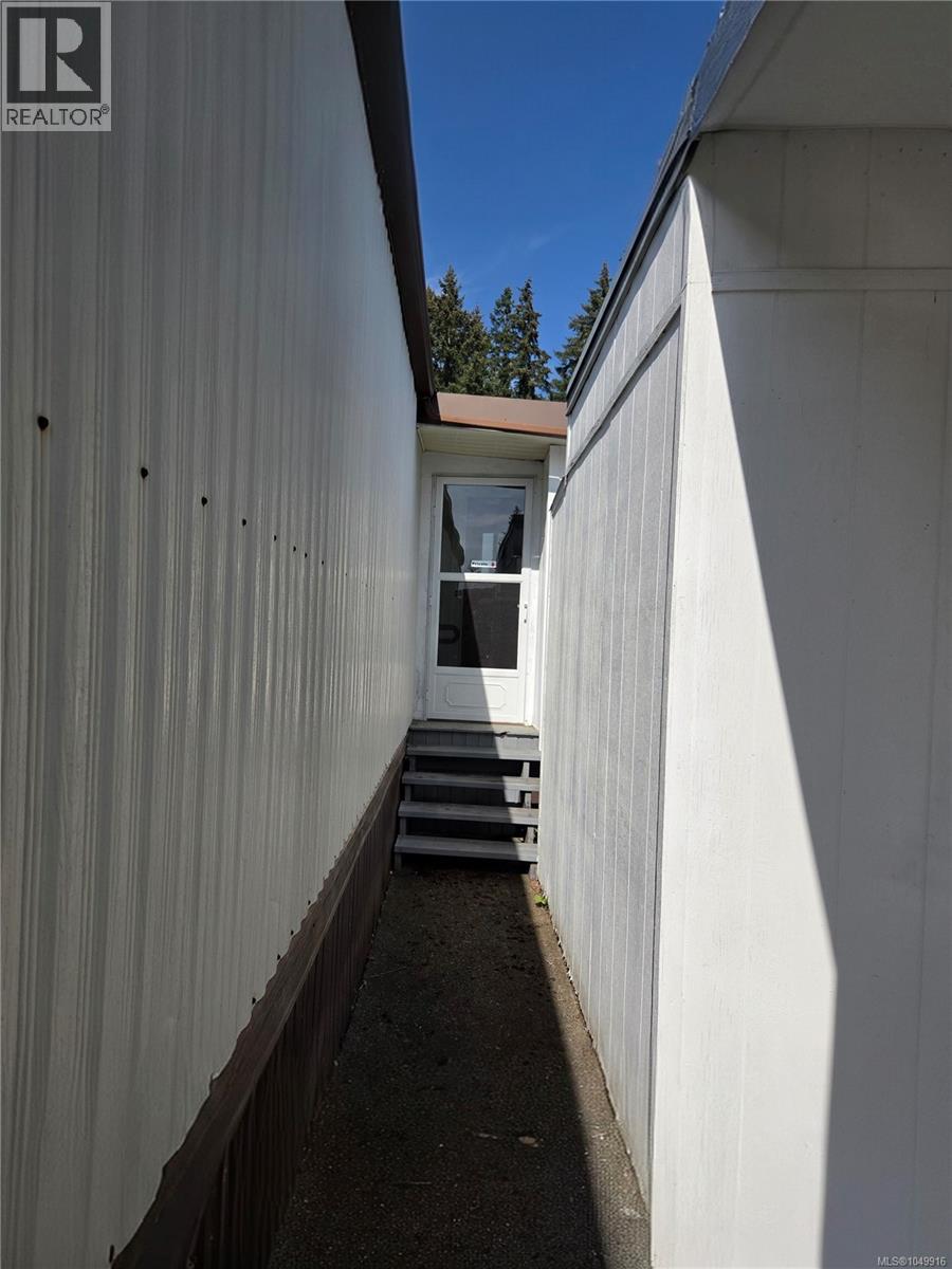 13 10980 Westdowne Rd Property Photo 46