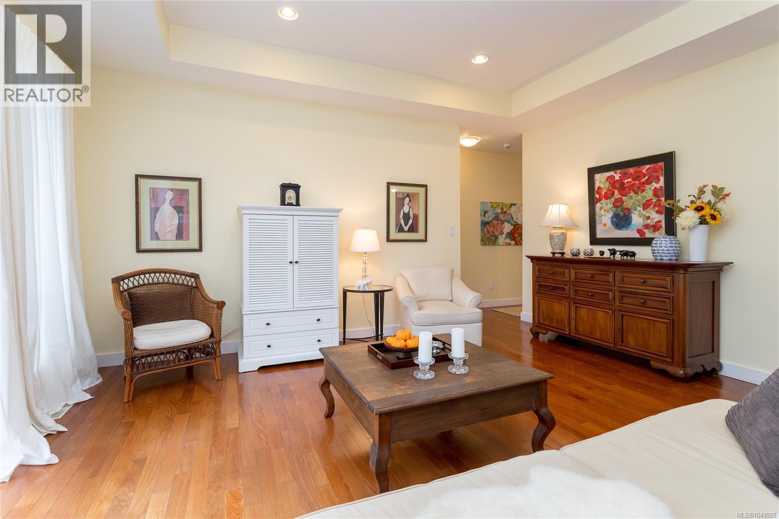 6082 Copper View Lane Property Photo 9