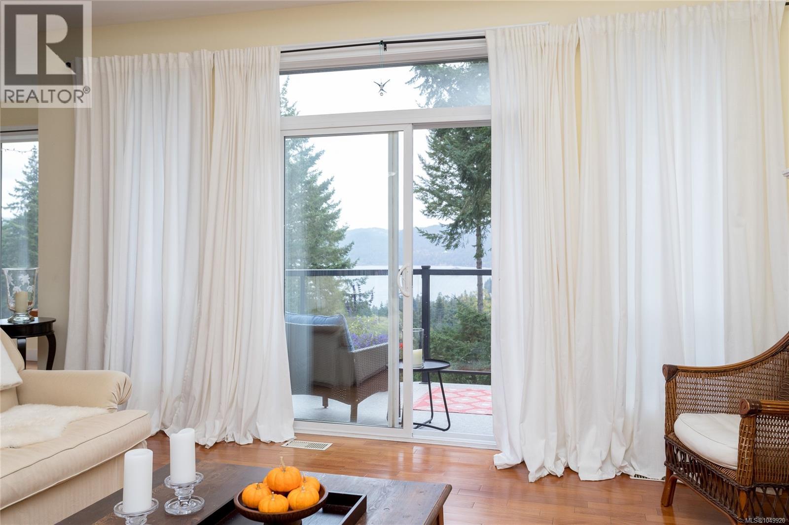 6082 Copper View Lane Property Photo 10