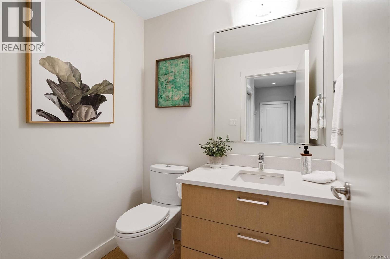 101 3916 Carey Rd Property Photo 10