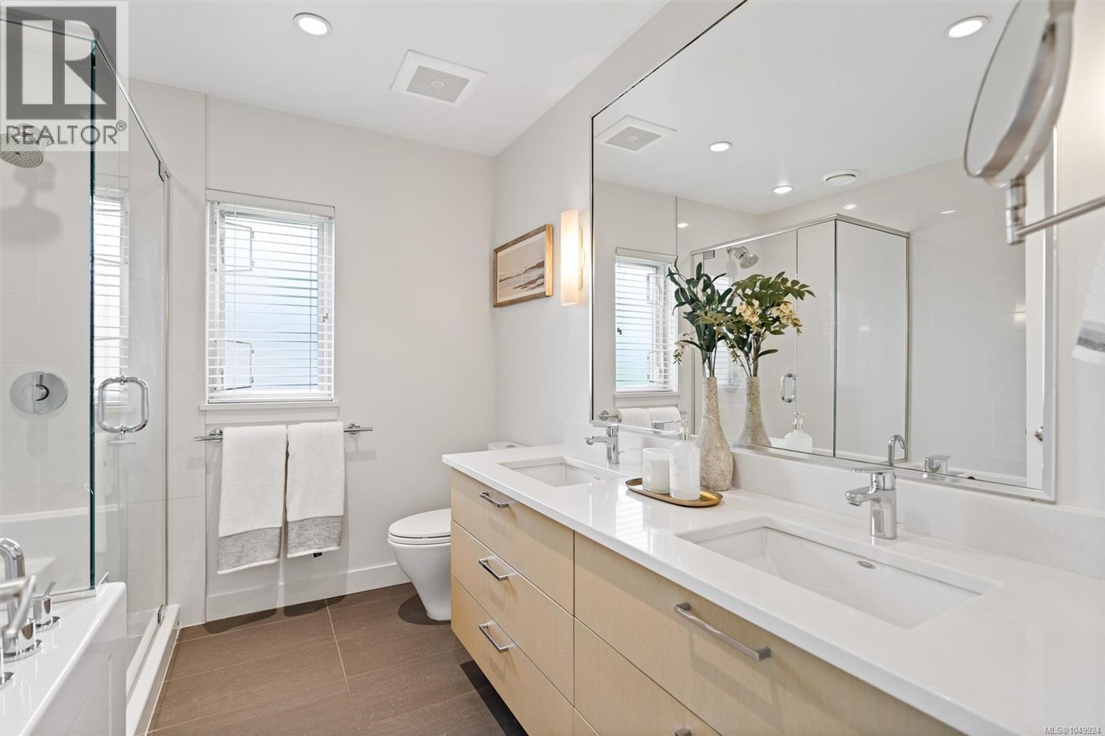 101 3916 Carey Rd Property Photo 26