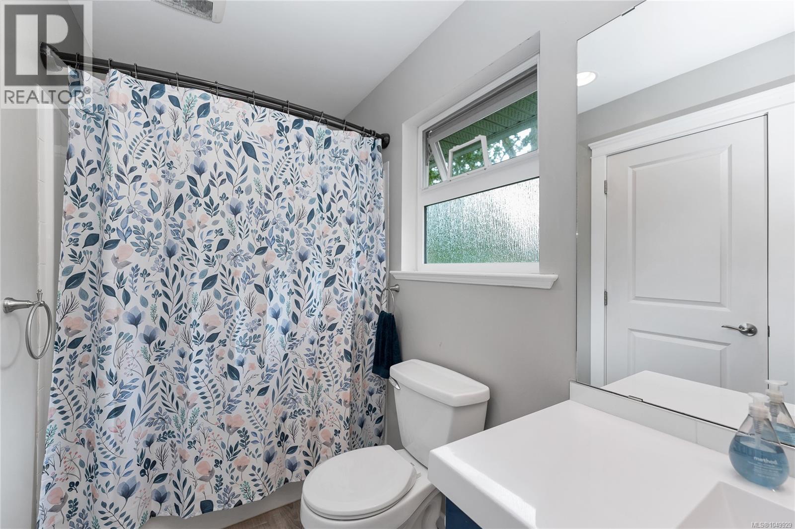 4151 Quadra St Property Photo 30