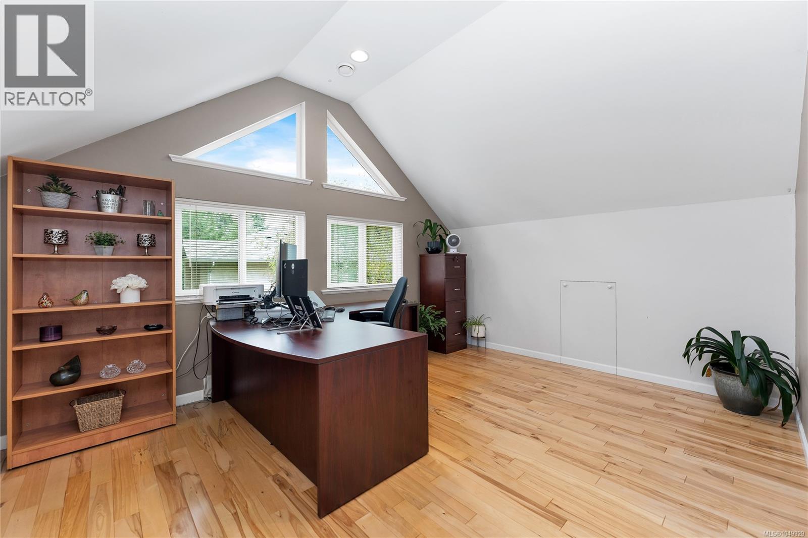 4151 Quadra St Property Photo 37