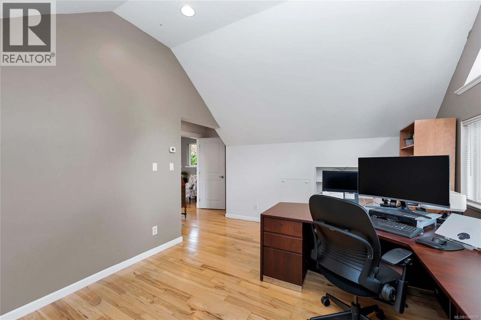 4151 Quadra St Property Photo 38