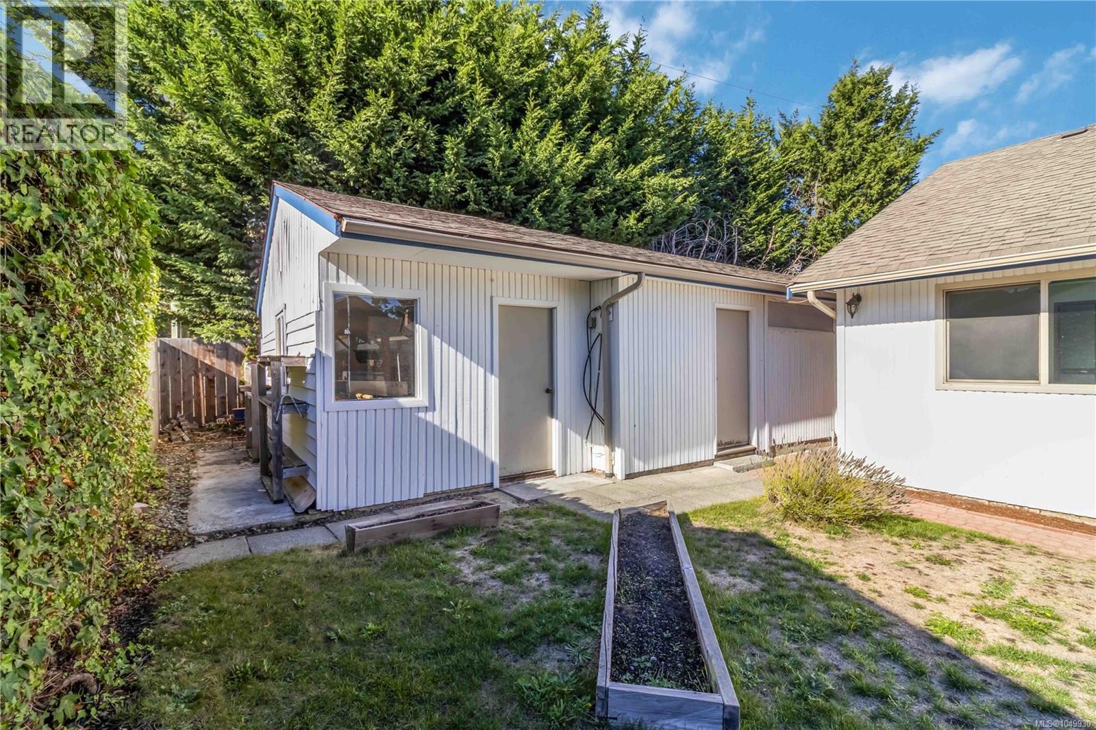 711 Miller Ave Property Photo 43