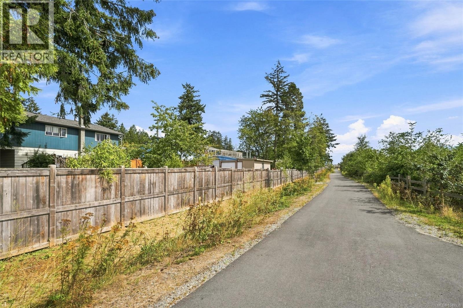 2247 Rosstown Rd Property Photo 4