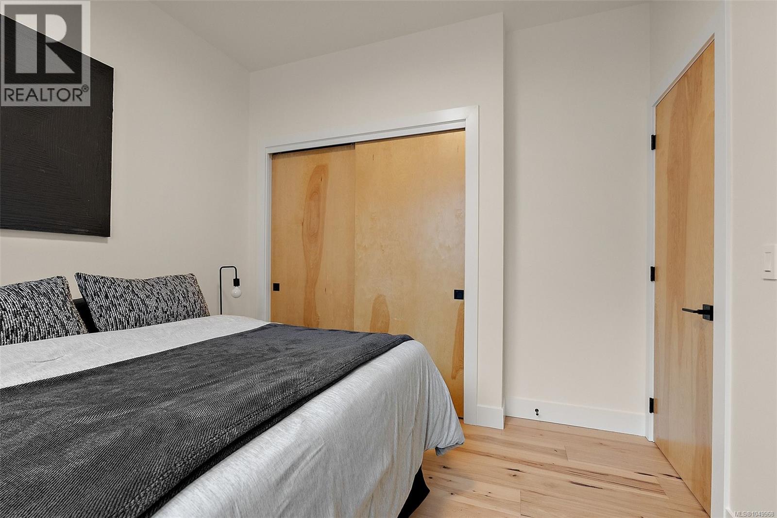 1 2215 Greenlands Rd Property Photo 27