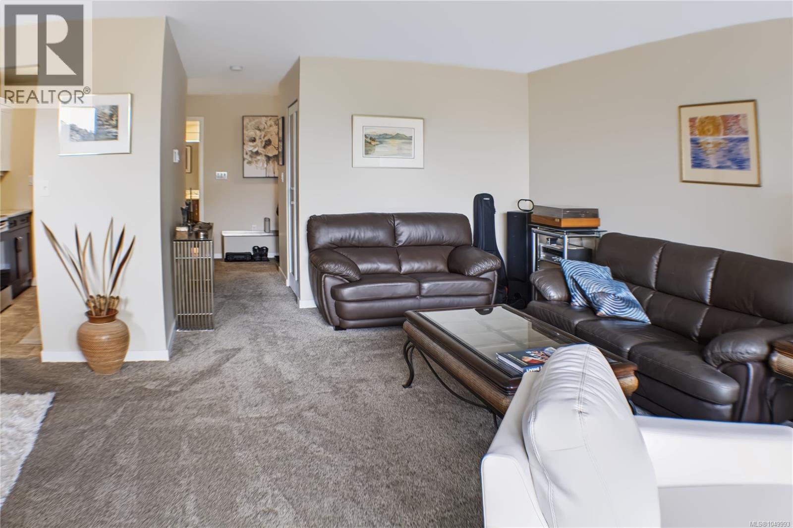 305 103 Gorge Rd E Property Photo 12
