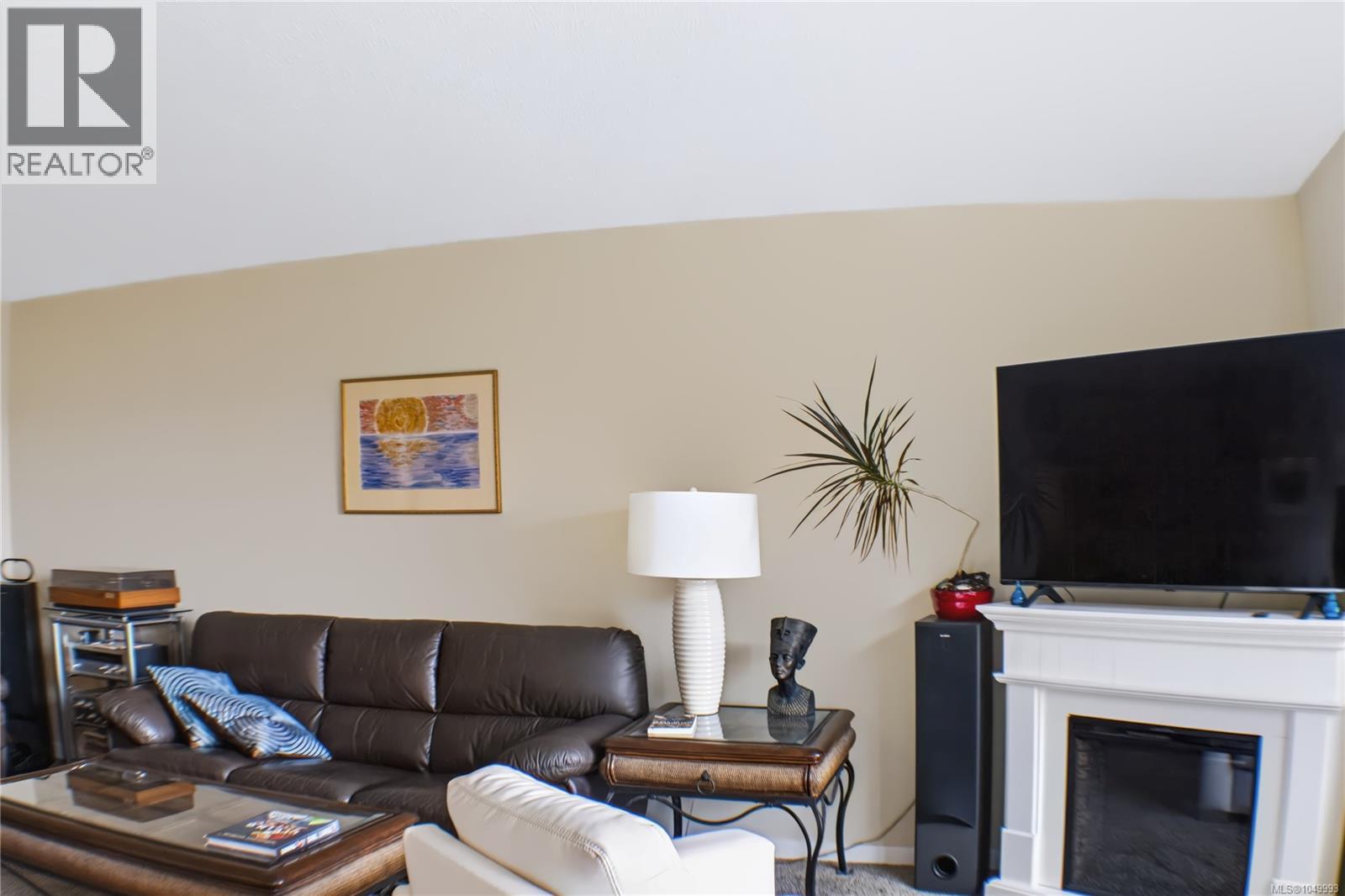 305 103 Gorge Rd E Property Photo 19