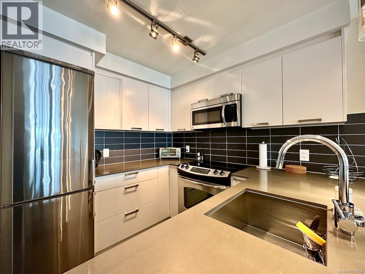 408 528 Pandora Ave Property Photo 6