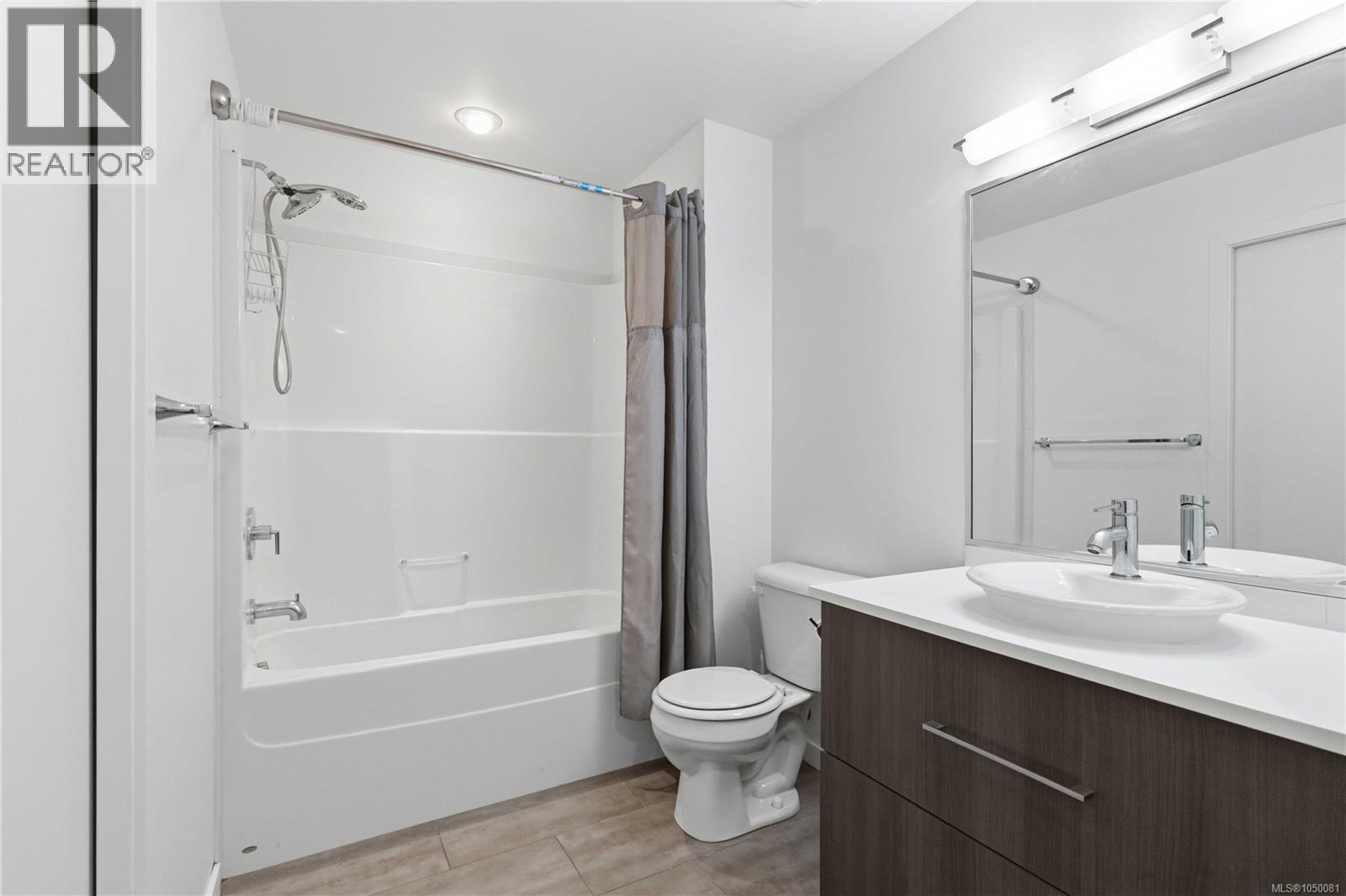 203 4050 Douglas St Property Photo 25