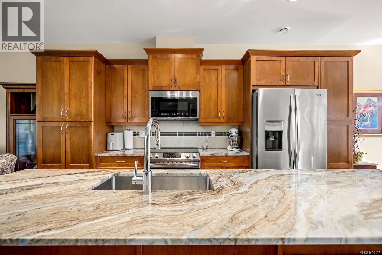 17 700 Lancaster Way Property Photo 6