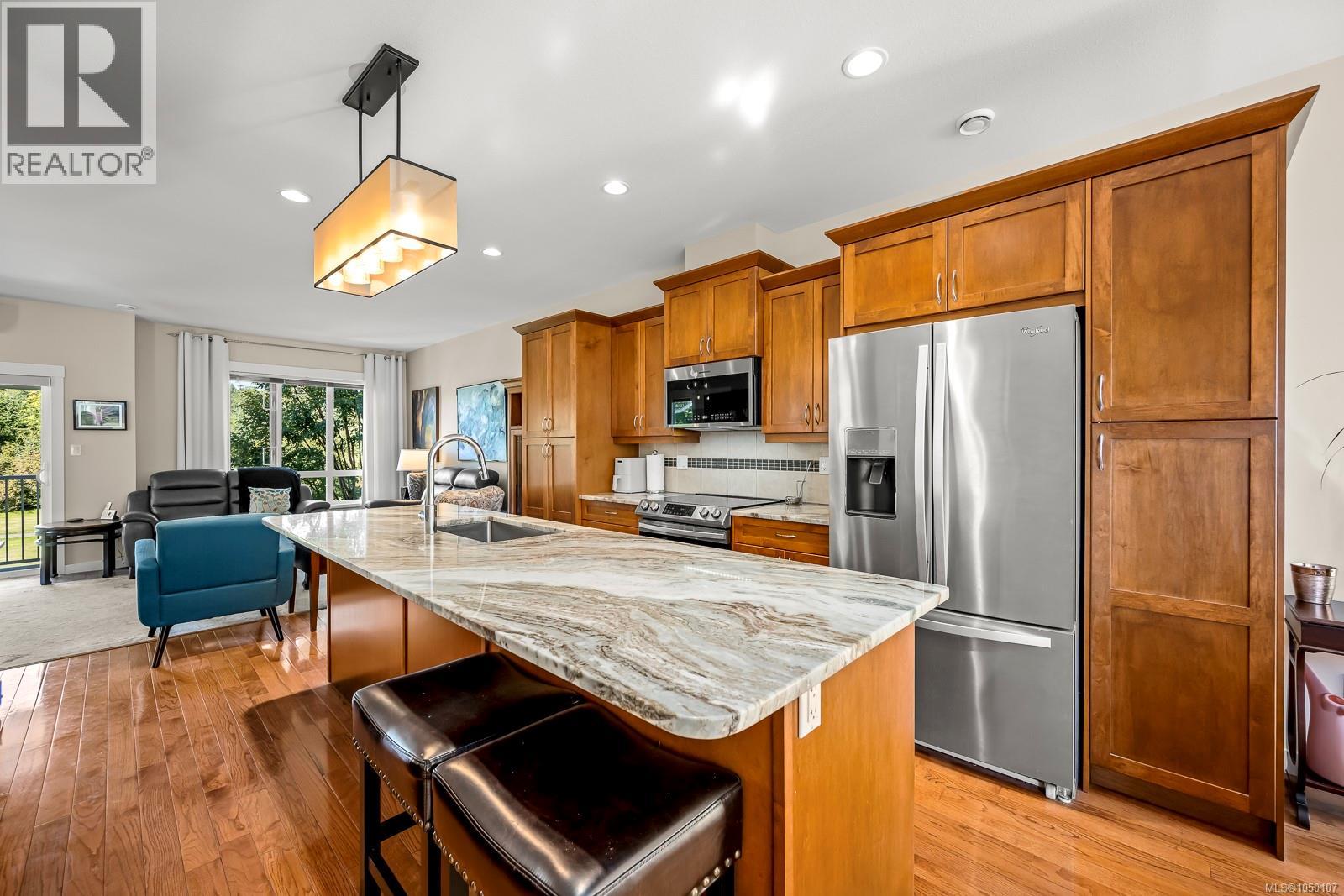 17 700 Lancaster Way Property Photo 7