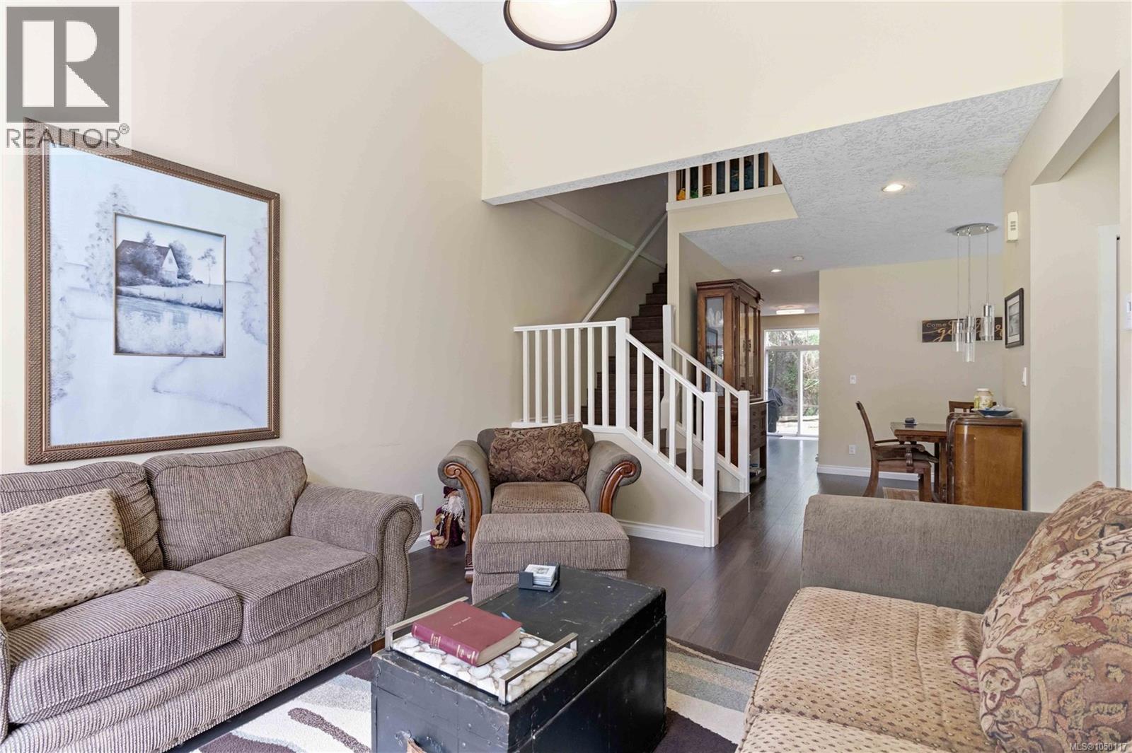 2365 Demamiel Dr Property Photo 7