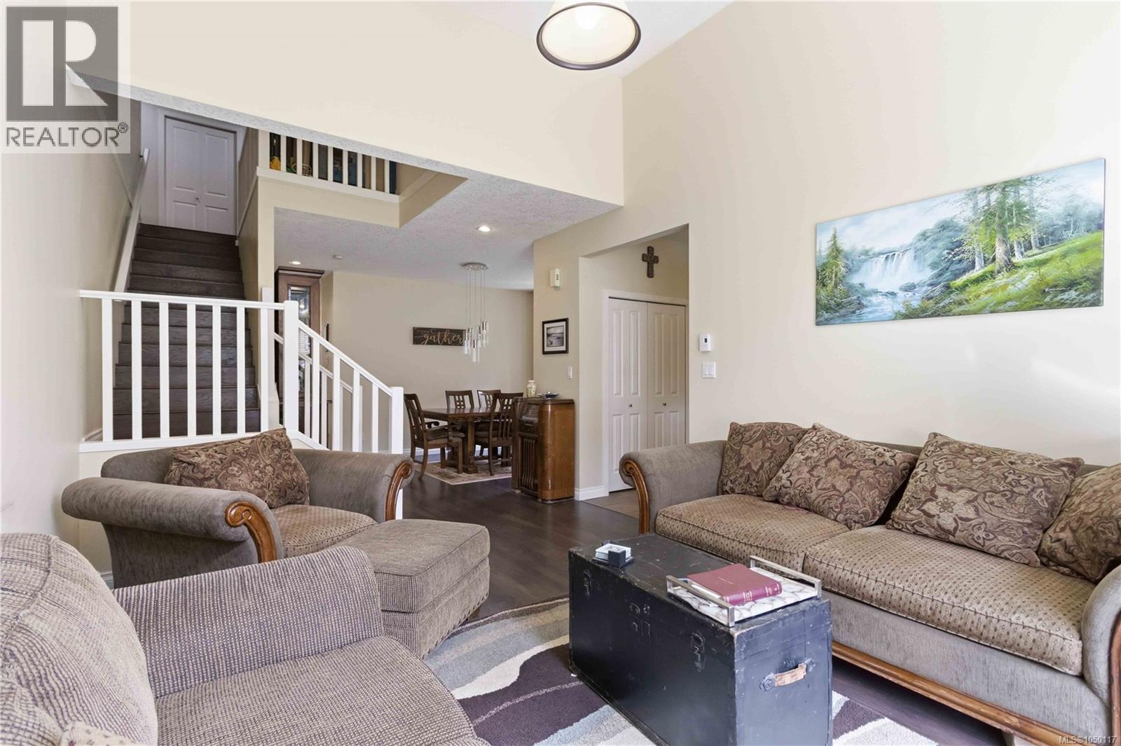 2365 Demamiel Dr Property Photo 8