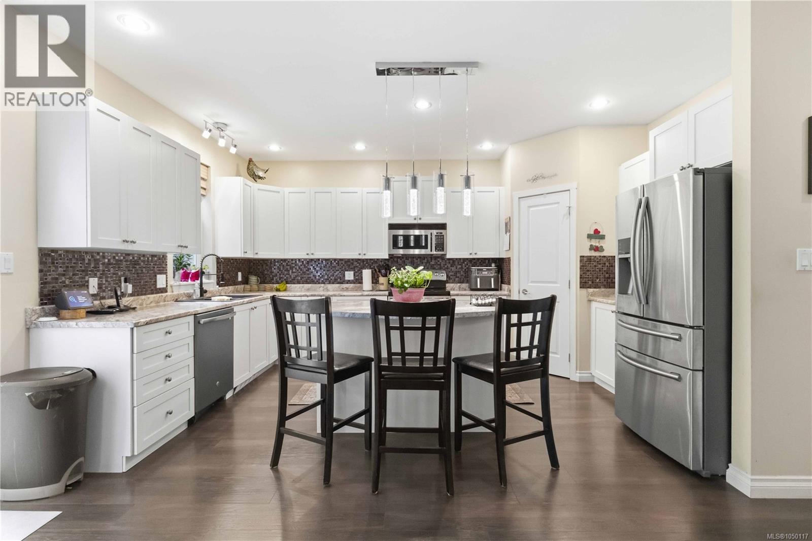 2365 Demamiel Dr Property Photo 13