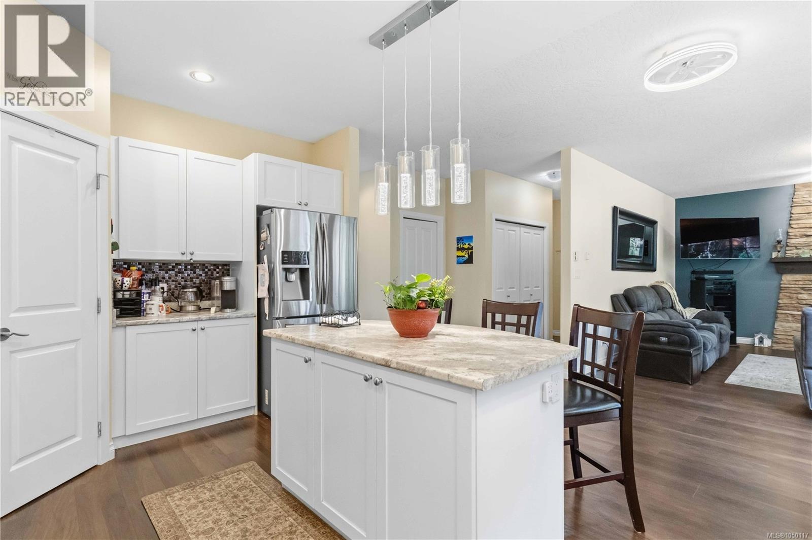 2365 Demamiel Dr Property Photo 16