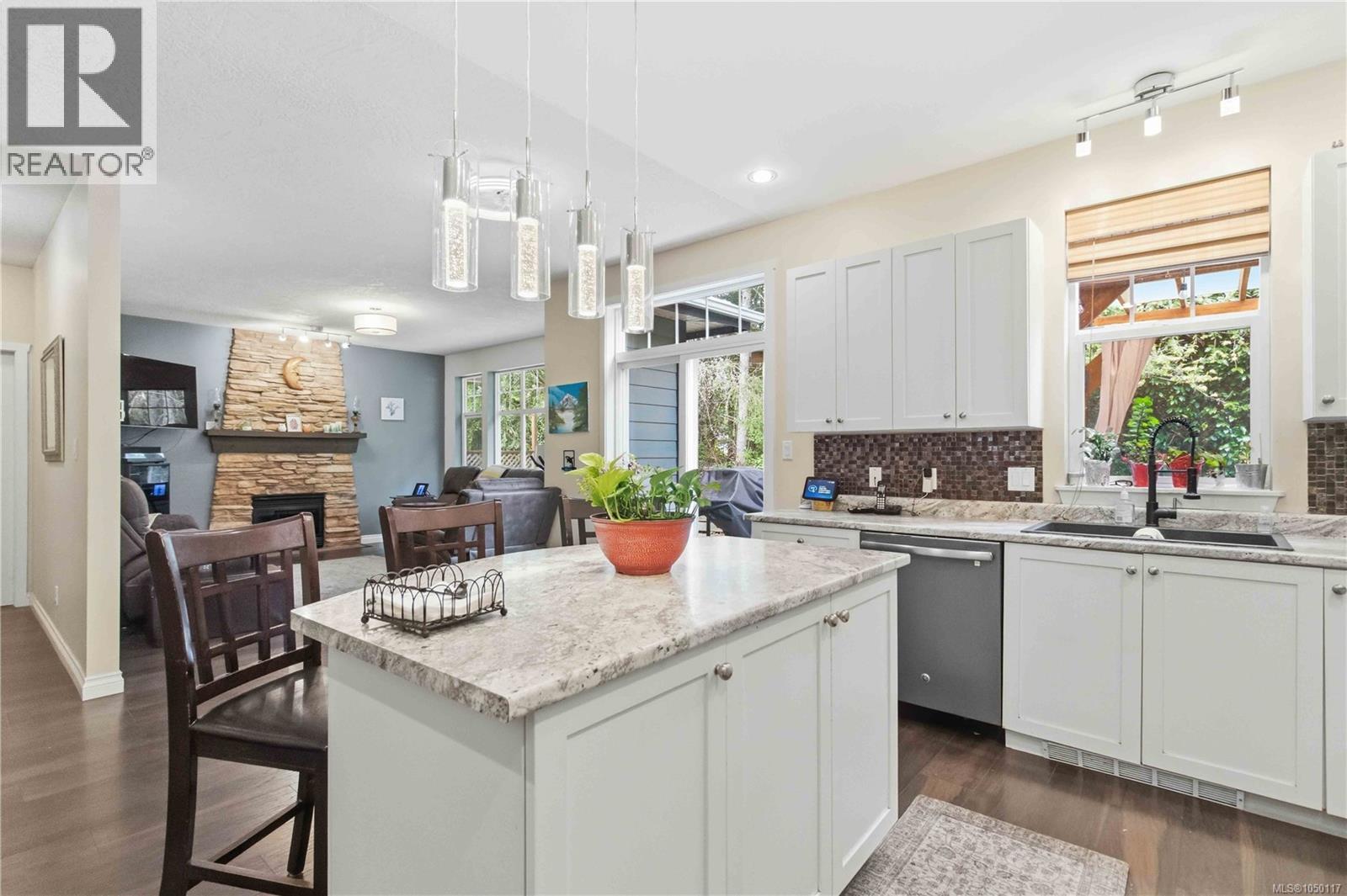 2365 Demamiel Dr Property Photo 17