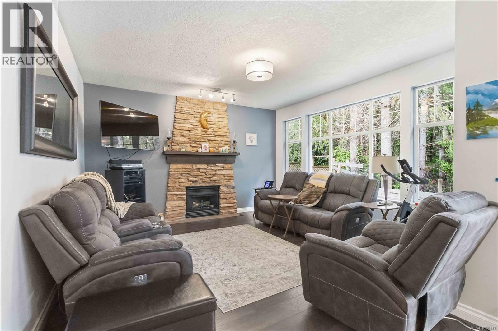 2365 Demamiel Dr Property Photo 19