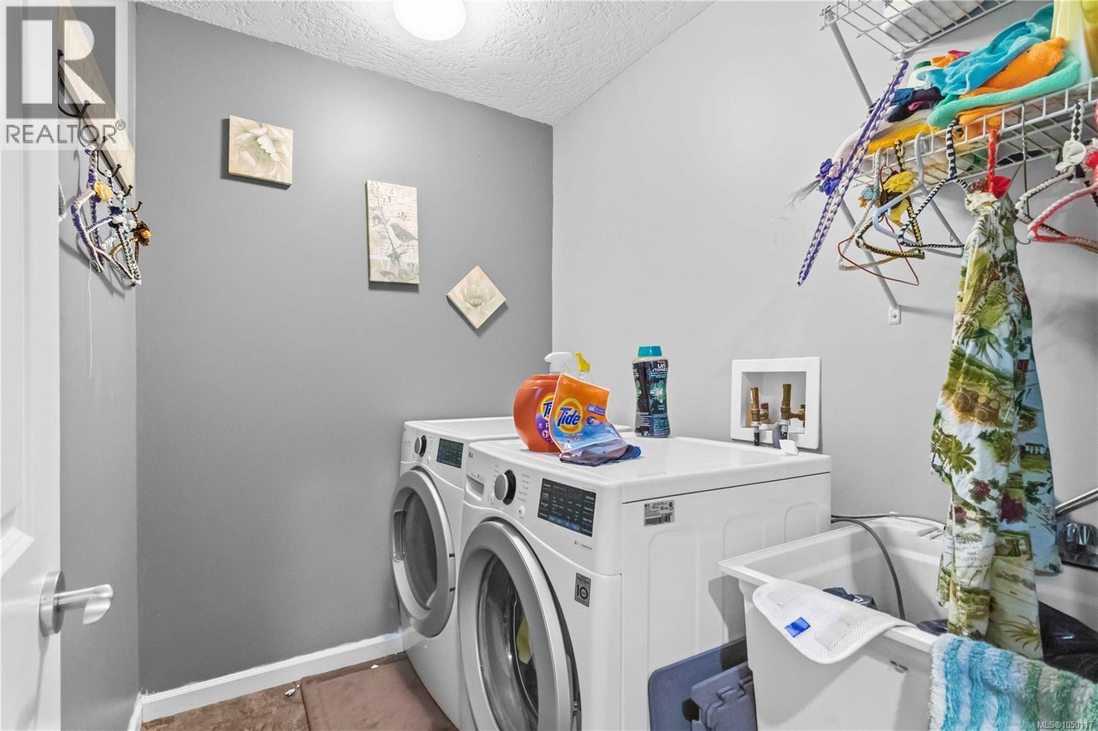 2365 Demamiel Dr Property Photo 30