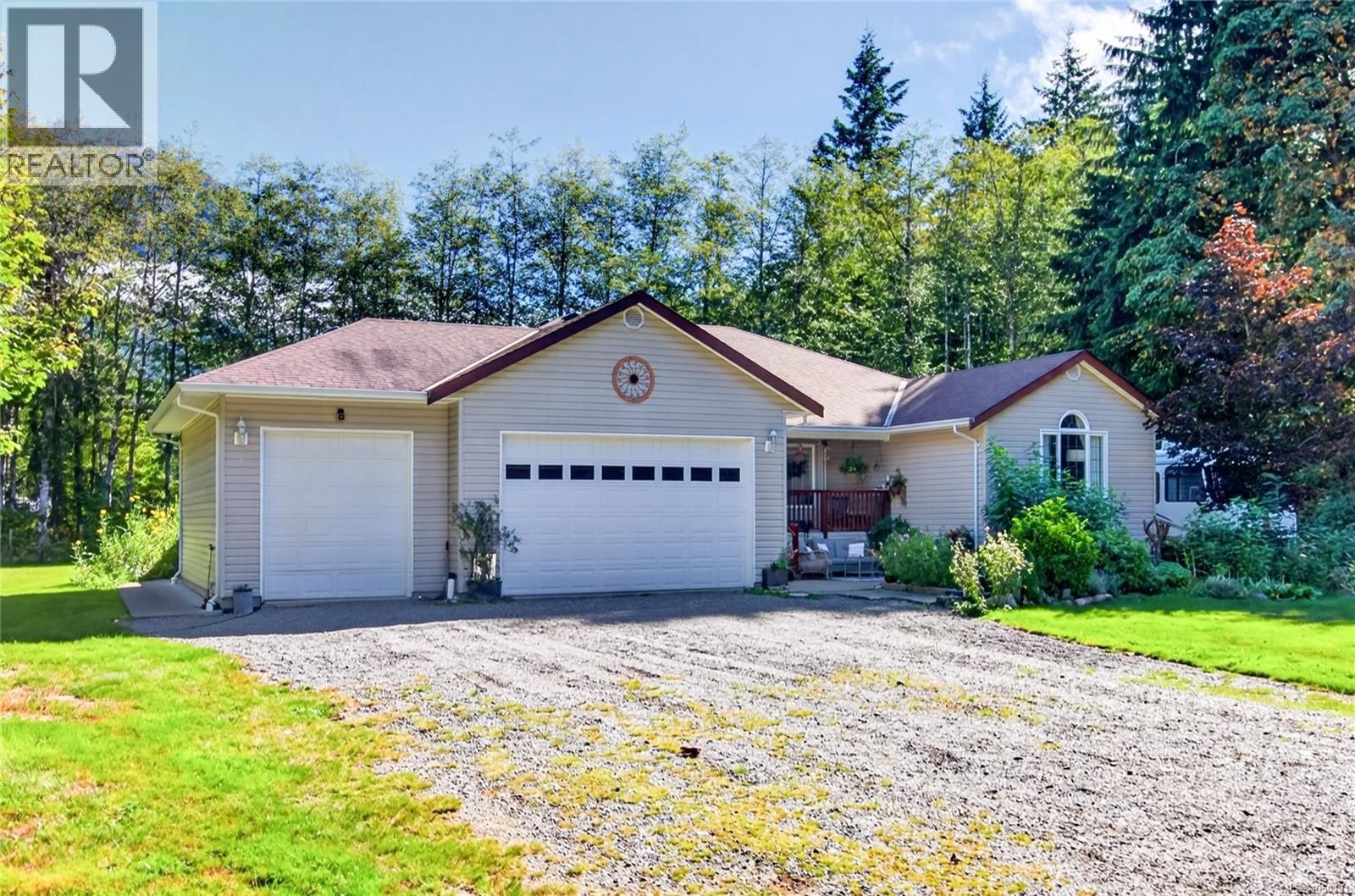 429 Howes Rd Property Photo 1