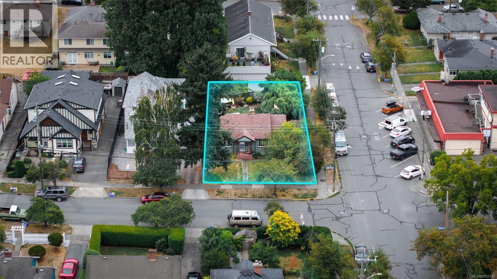 2547 Empire St Property Photo 2