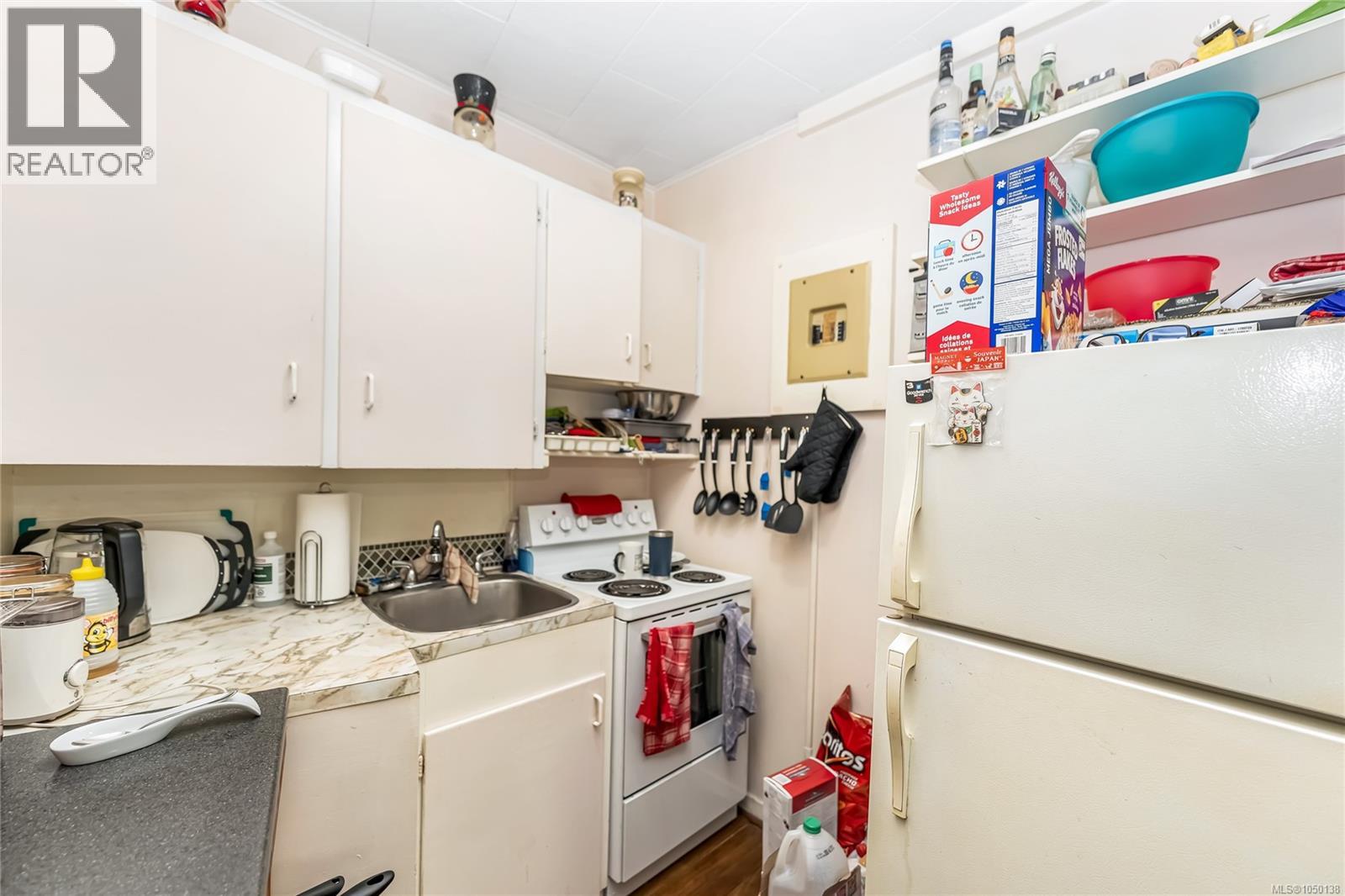 171 Canada Ave Property Photo 32