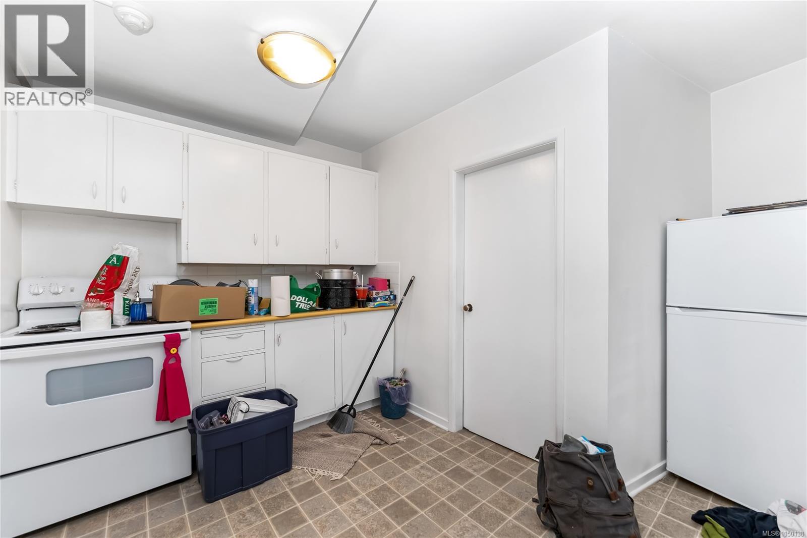 171 Canada Ave Property Photo 37