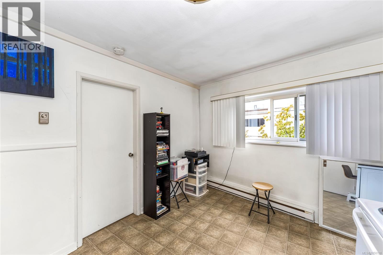 171 Canada Ave Property Photo 45