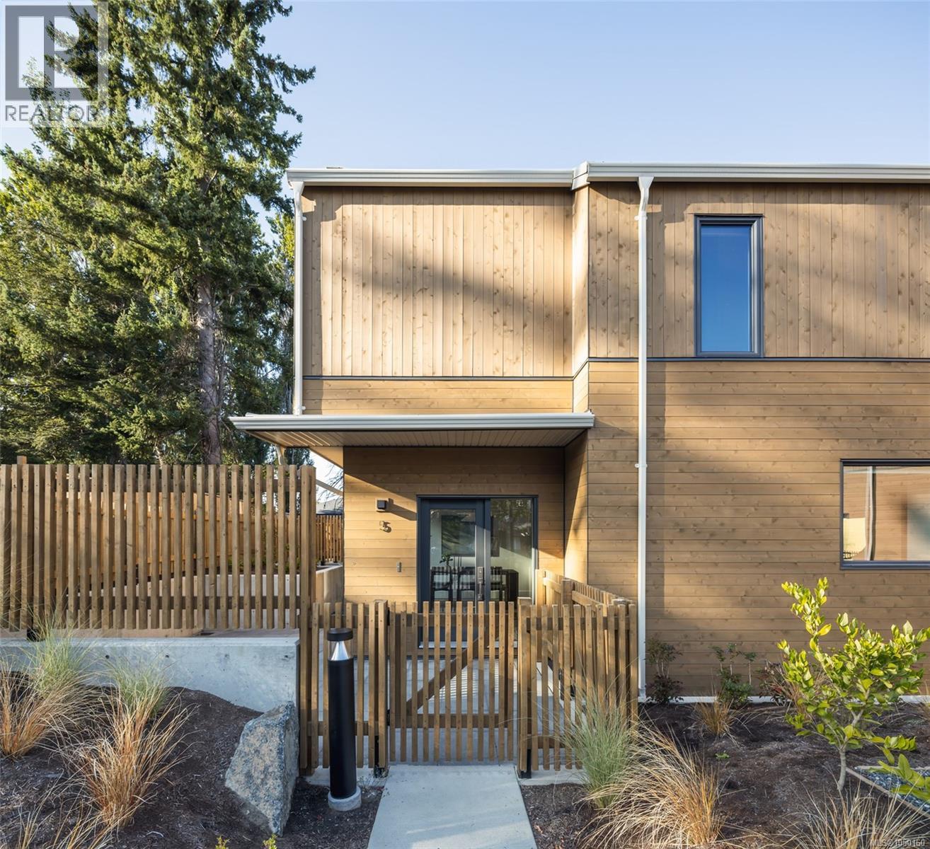5 1520 Louise Pl Property Photo 1