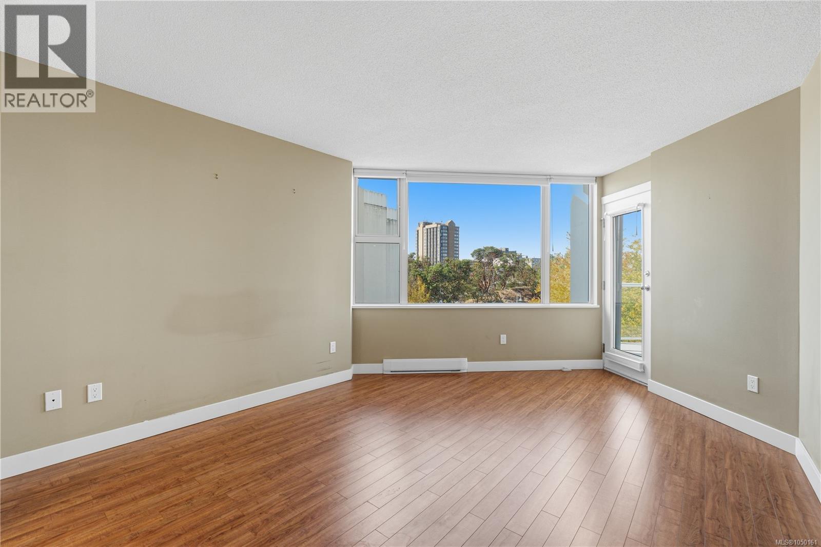 402 158 Promenade Dr Property Photo 28