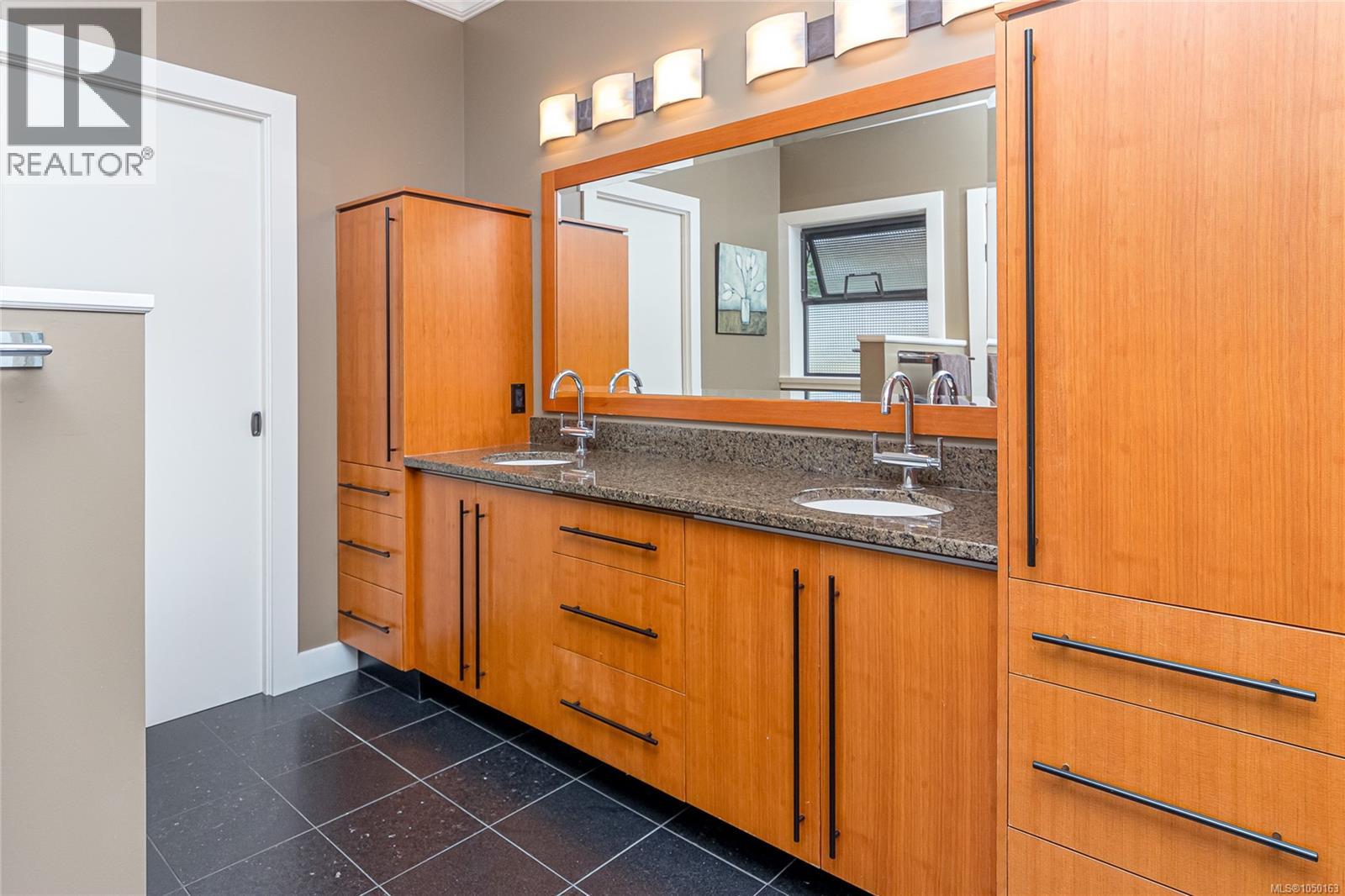 526 Bayview Pl Property Photo 19