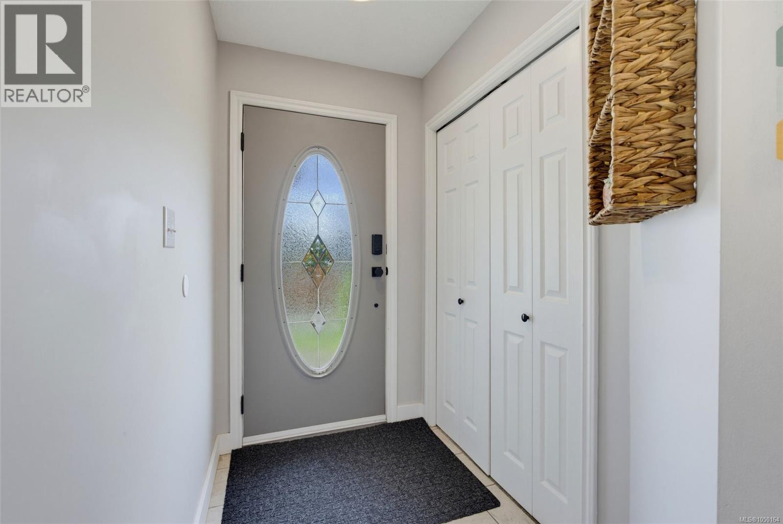 4 2563 Millstream Rd Property Photo 3