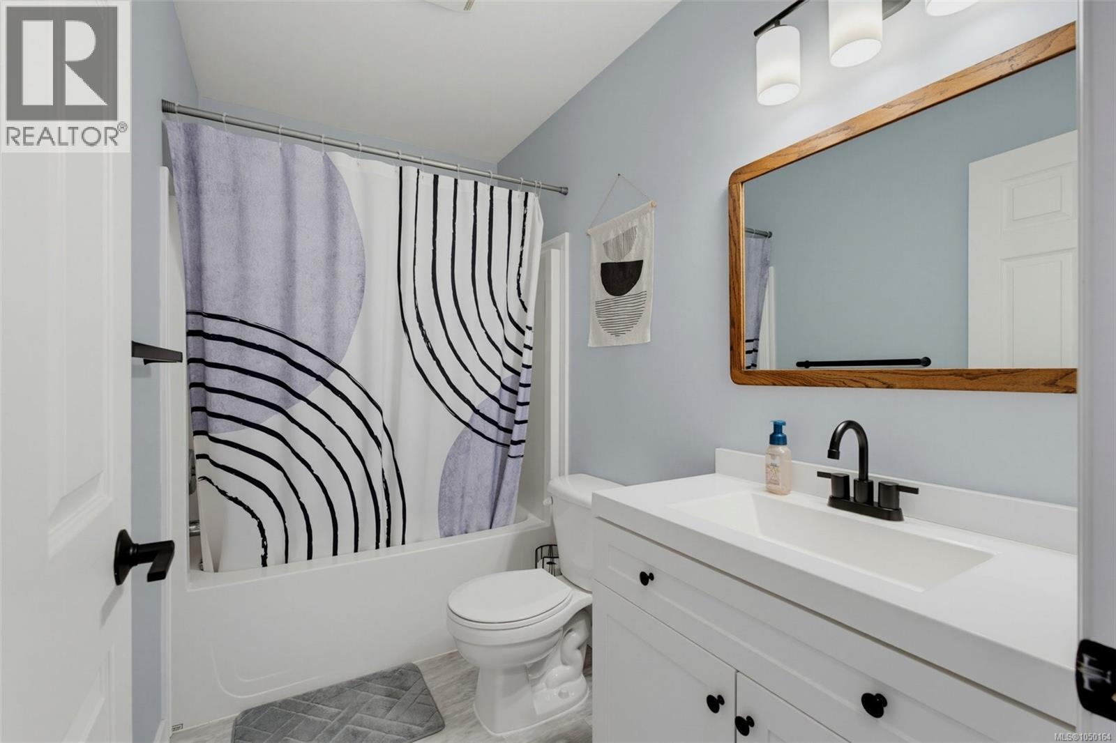 4 2563 Millstream Rd Property Photo 21