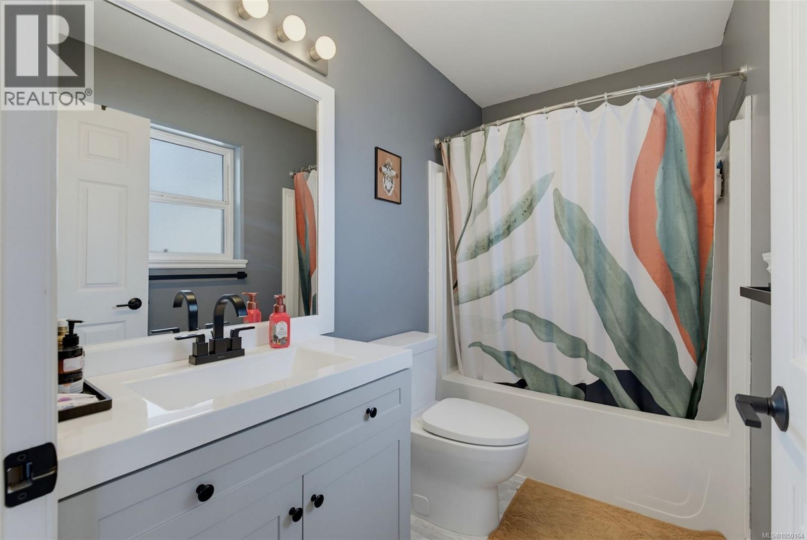 4 2563 Millstream Rd Property Photo 24