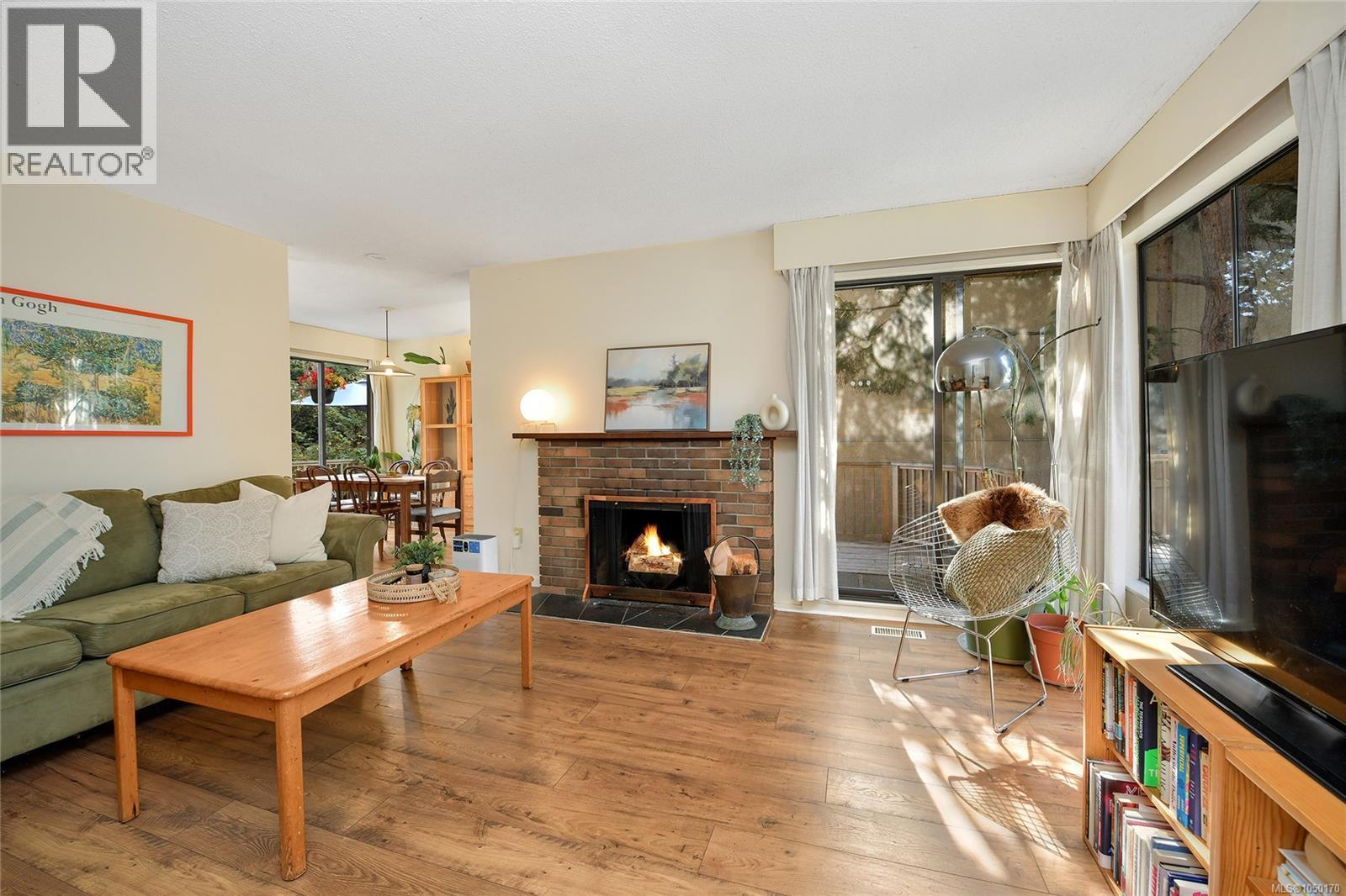 4039 Daffodil Pl Property Photo 1