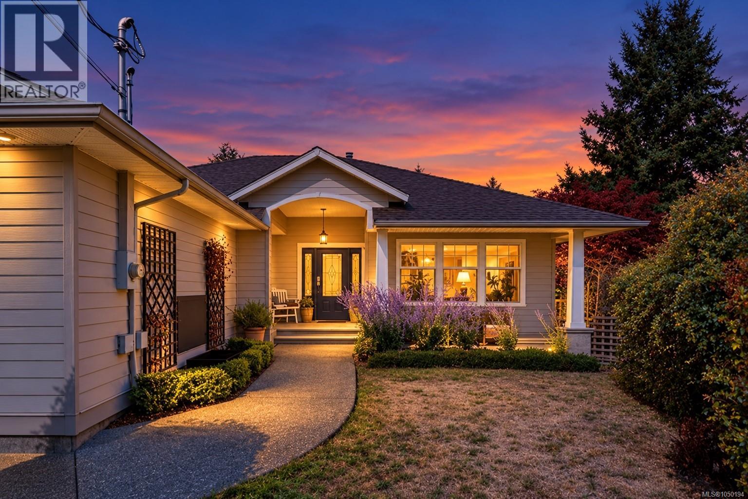8102 Spinnaker Pl Property Photo 1