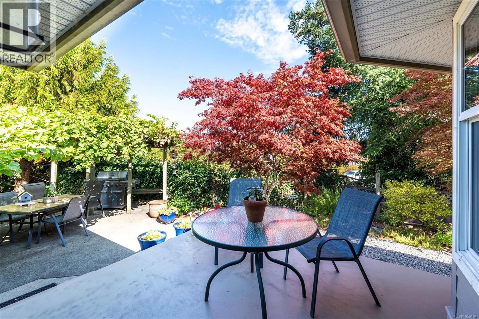 8102 Spinnaker Pl Property Photo 9