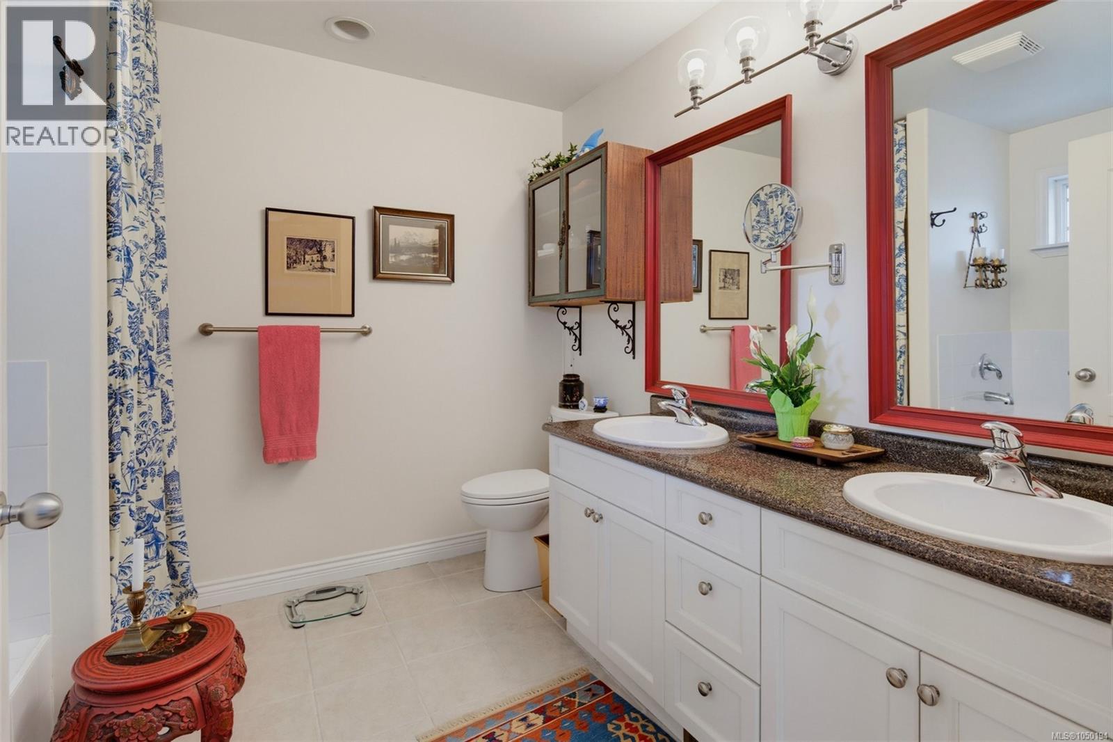 8102 Spinnaker Pl Property Photo 14