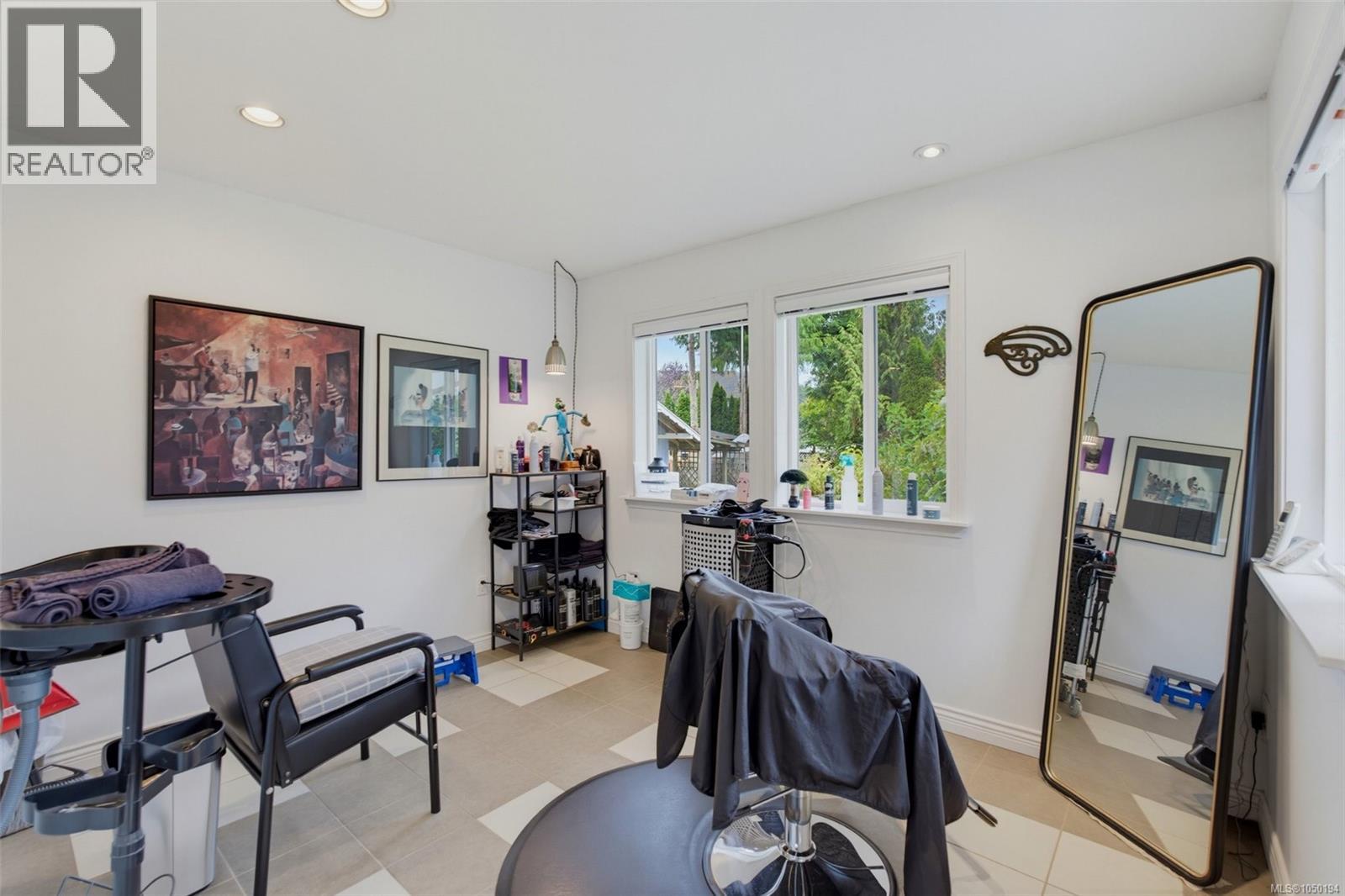 8102 Spinnaker Pl Property Photo 16